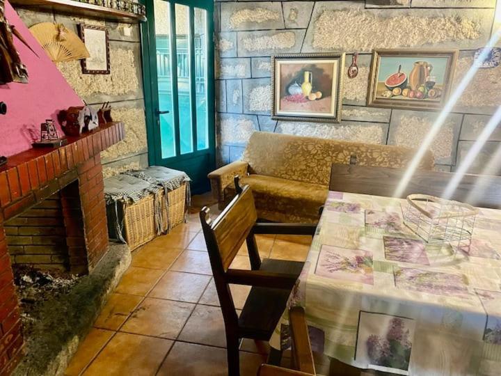 Alojamiento Entero Con Piscina Y Jardin. Ourense Eksteriør bilde