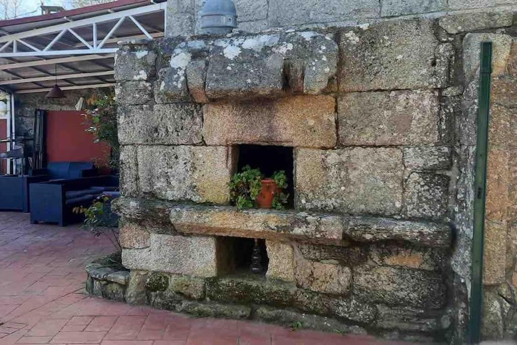 Alojamiento Entero Con Piscina Y Jardin. Ourense Eksteriør bilde