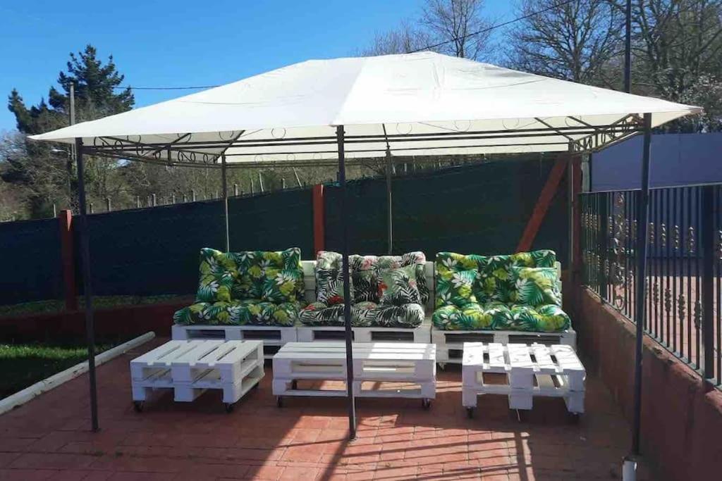 Alojamiento Entero Con Piscina Y Jardin. Ourense Eksteriør bilde