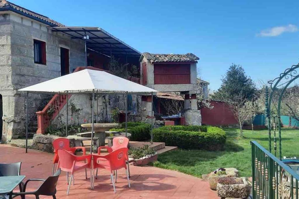 Alojamiento Entero Con Piscina Y Jardin. Ourense Eksteriør bilde