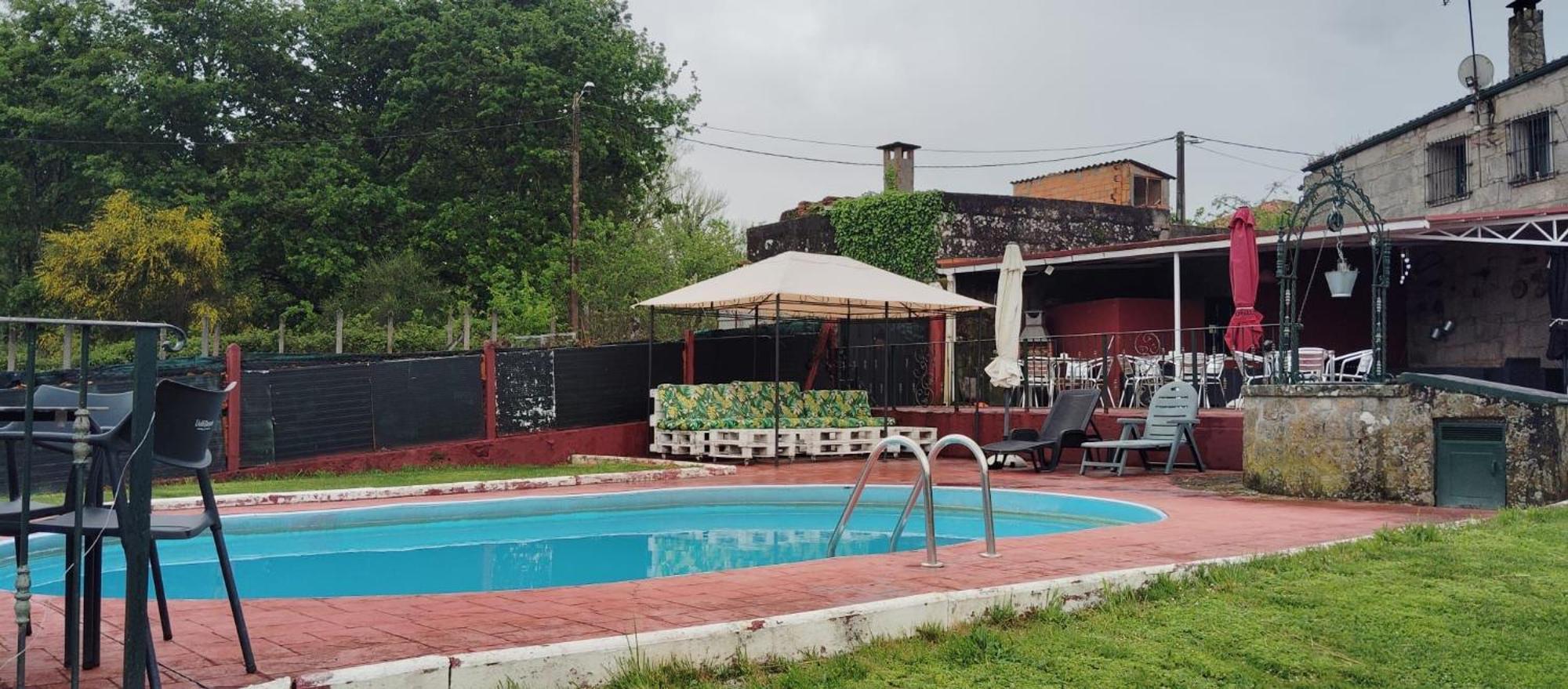 Alojamiento Entero Con Piscina Y Jardin. Ourense Eksteriør bilde